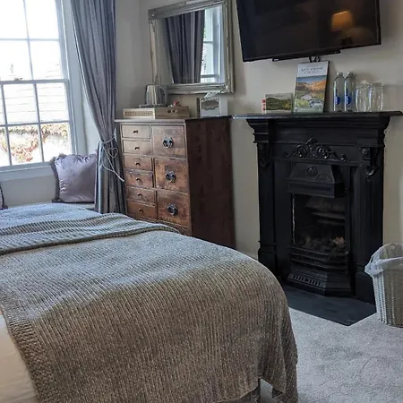 Castle Keep Tea Bed & Breakfast *